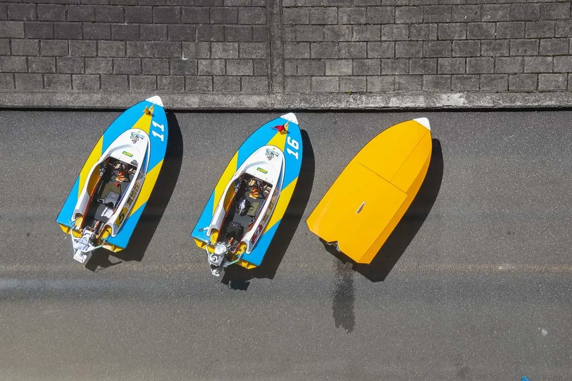 Race boats