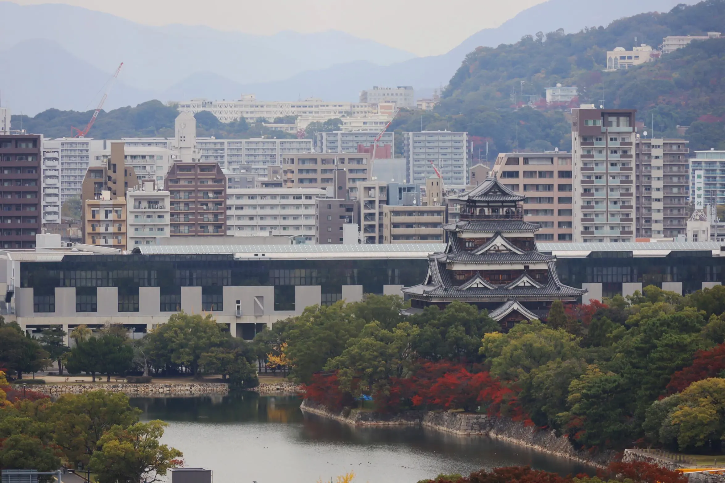 Hiroshima Castle seen from the platform
