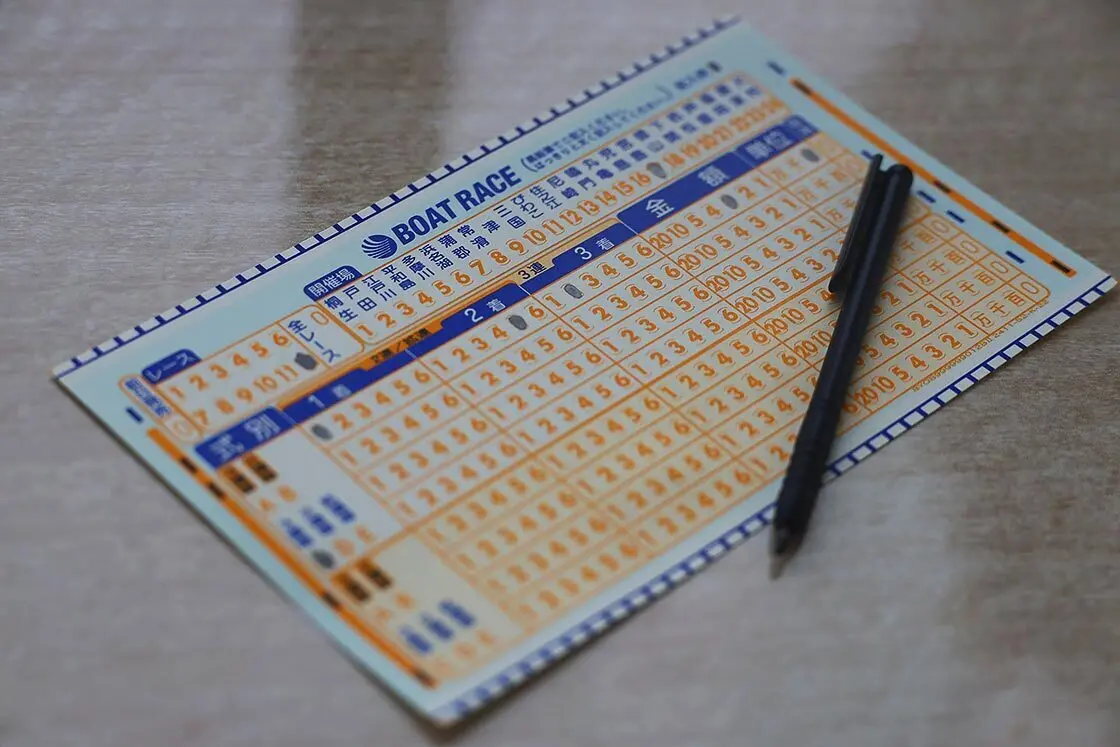 Filling in a betting ticket