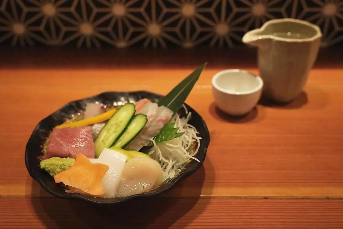 A plate of delicious fresh sashimi