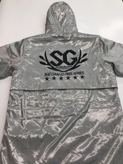 シリーズ戦ベンチコート